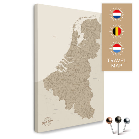 Benelux-Landkarte mit Niederlande, Belgien und Luxemburg in der Farbe Desert Sand in einem modernen, minimalistischem Design als Leinwand zum Pinnen von Reisen und Orten