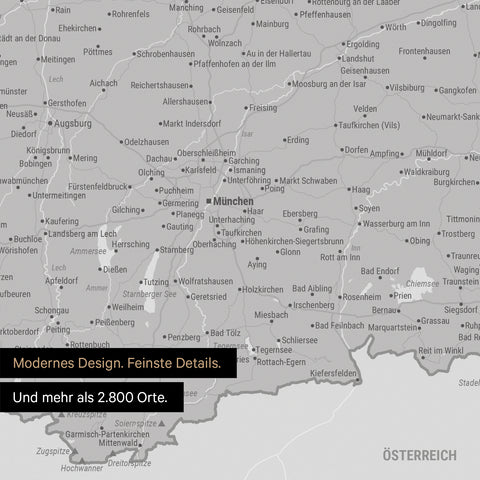 Ausschnitte einer Deutschlandkarte mit Bayern als Poster in Hellgrau mit Bergen, Seen und 2.500 Orten
