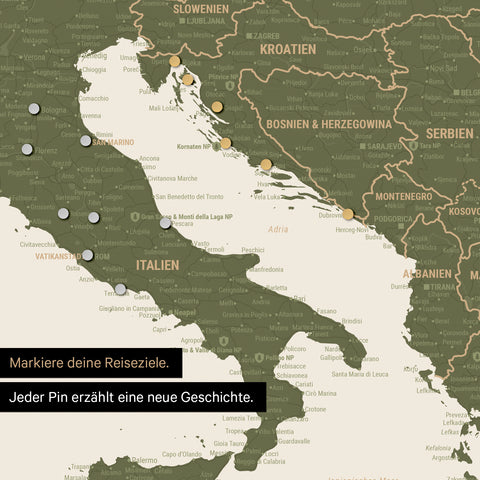 Detail einer magnetischen Europa Landkarte als Magnet-Poster in Grün zeigt einen Ausschnitt von Italien, Kroatien und Griechenland