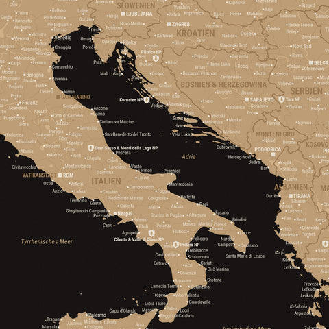 Europa Landkarte Poster in Sonar Black (Schwarz-Gold) zeigt einen Ausschnitt von England, Frankreich und Belgien