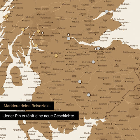 Pinnen von Reisezielen auf einer magnetischen England & Irland-Karte als Magnetposter