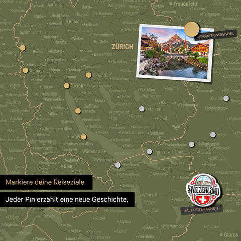 Detail einer magnetischen Schweiz-Karte als Magnettafel in Olive Green zeigt die Region um Zürich mit einem angepinnten Foto sowie Reise- und Urlaubsmagnete