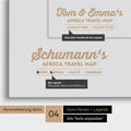 Pinnwand Leinwand einer Afrika-Karte in Light Gray mit Personalisierung als Logo mit Familiennamen und Legende