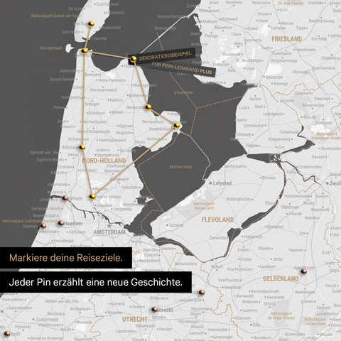 Moderne Benelux-Landkarte in der Farbe Dunkelgrau als Pinn-Leinwand zeigt einen Ausschnitt von Nord-Holland und Utrecht, in der bereits besuchte Reiseziele durch Pins markiert sind 
