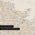 Detail einer Deutschland-Karte als Pinn-Leinand in Gold mit Pins in Schleswig-Holstein