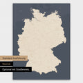 Neutrale und schlichte Ausführung einer magnetischen Deutschland-Karte in Hale Navy (Blau-Gold)