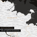Detail einer Deutschland-Karte als Poster in Schwarz-Weiss mit Pins in Schleswig-Holstein