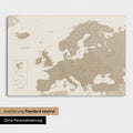 Neutrale Standard Ausführung der detaillierten Europakarte als Pinnwand Leinwand in Desert Sand ohne Personalisierung