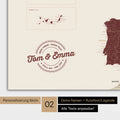 Landkarte von Europa als Poster in Bordeaux Rot mit Personalisierung als rundes Logo, das eine Legende für bereits besuchte Reiseziele im Rundtext beinhaltet