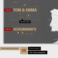 Europa Karte als Poster in Dunkelgrau mit Personalisierung als Logo mit einer Weltkugel