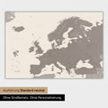 Neutrale Ausführung einer Landkarte von Europa als Poster in der Farbe Warmgray (Braun-Grau)