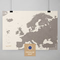 Europa Karte in der Farbe Warmgray (Braun-Grau) in einem modernen, minimalistischem Design als Poster kaufen