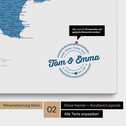 Italien-Karte Pinn-Leinwand in Blau mit Personalisierung als rundes Logo, das eine Legende für bereits besuchte Reiseziele im Rundtext beinhaltet