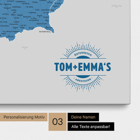 Österreich-Karte als Pinn-Leinwand in Blau mit eingedruckten Namen als Logo in Form einer Sonne