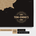 Österreich-Karte als Pinn-Leinwand in Sonar Black (Schwarz Gold) mit eingedruckten Namen als Logo in Form einer Sonne
