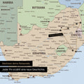 Detail einer politischen Südafrika-Karte als Pinn-Leinwand in der Farbe Multicolor Atlas mit Pins, die alle mit einem Garn verbunden sind und eine abgesteckte Reiseroute zeigen