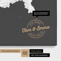 Pinnwand Leinwand einer Schweizkarte in Farbe Dunkelgrau mit personalisiertem Eindruck von Namen und einer Legende zum Markieren