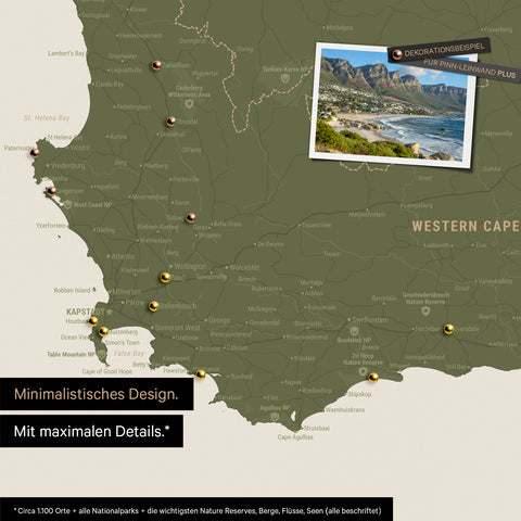 Detail einer Südafrika Landkarte als Pinn-Leinwand im minimalstischen Design und Farbe Olive Green, die mit Pins markierte Reiseziele in der Region rund um Kapstadt zeigt. Auf der Pinn-Leinwand können auch Fotos befestigt werden.
