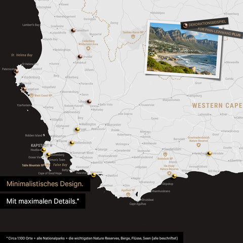 Detail einer Südafrika Landkarte als Pinn-Leinwand im minimalstischen Design und Farbe Schwarz-Weiss, die mit Pins markierte Reiseziele in der Region rund um Kapstadt zeigt. Auf der Pinn-Leinwand können auch Fotos befestigt werden.
