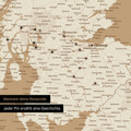 Detail einer England-Karte als Pinn-Leinand in Farbe Treasure Gold (Gold-Beige) mit Kartenausschnitt von Schottland