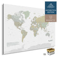 Magnetische Weltkarte ANTARCTICA mit Antarktis als massives Magnetboard in der Farbe Multicolor Sage, in einem modernen, minimalistischem Design zum Pinnen und Markieren von Reisezielen mit Magneten