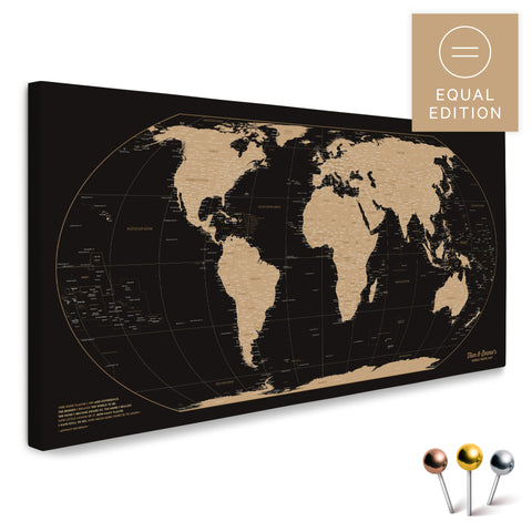 Weltkarte in der Equal-Earth-Projektion und in der Farbe Sonar Black als hochwertige Pinn-Leinwand, ideal geeignet zum Markieren von Orten und Planen von Reisen
