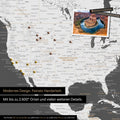 Detailreiche Weltkarte als Pinnwand in Dunkelgrau zur Markierung von bis zu 2.600 Reisezielen in den USA, Kanada und Mexiko, Ideal für die visuelle Darstellung vergangener Reisen und zukünftiger Reisepläne