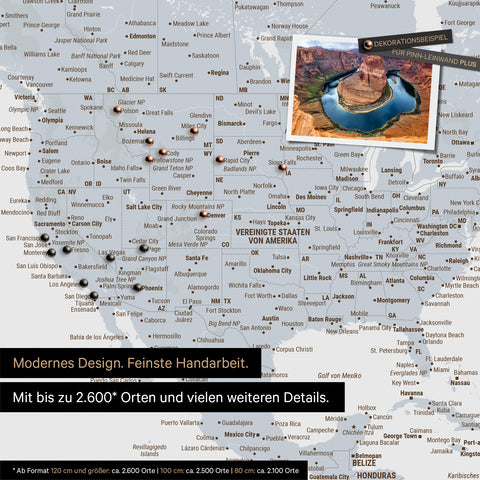 Mappa per puntine dettagliata del mondo in Multicolor Light per segnare fino a 2.600 destinazioni di viaggio negli USA, Canada e Messico, ideale per la rappresentazione visiva di viaggi passati e piani di viaggio futuri