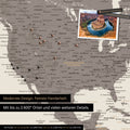 Mappa per puntine dettagliata del mondo in Warmgray (marrone-grigio) per segnare fino a 2.600 destinazioni di viaggio negli USA, Canada e Messico, ideale per la rappresentazione visiva di viaggi passati e piani di viaggio futuri