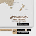 Mappa per puntine tela di una mappa del mondo multicolore beige con personalizzazione come logo con cognome e legenda