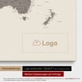 Mappa del mondo come Mappa da puntine in Warmgray (marrone-grigio), sulla quale può essere stampato un logo aziendale e possono essere effettuate ulteriori personalizzazioni come realizzazioni su misura